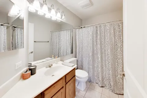$400,000 | 15 Lenox Court, South Elgin, IL 60177