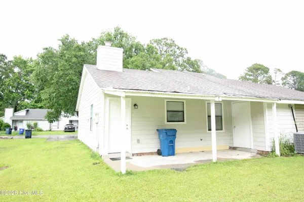 $1,200 | 152 Village Circle, Jacksonville, NC 28546