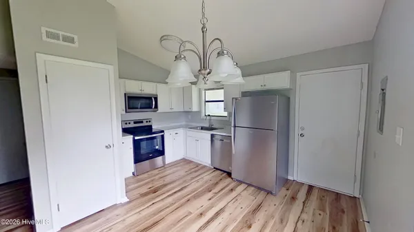 $1,200 | 152 Village Circle, Jacksonville, NC 28546