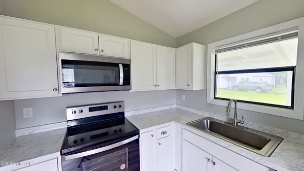 $1,200 | 152 Village Circle, Jacksonville, NC 28546