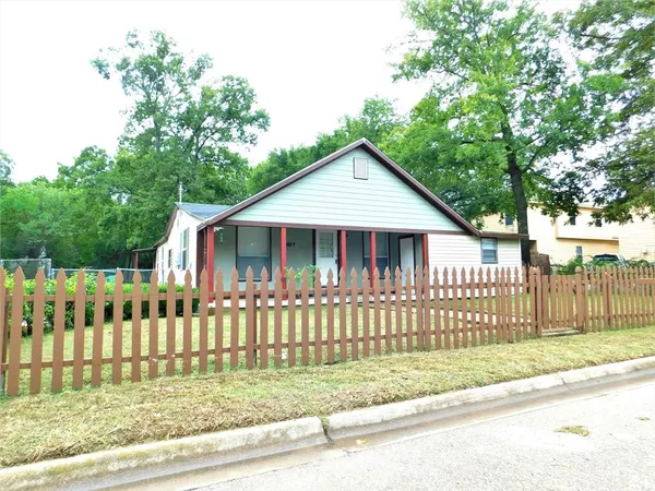 $1,850 | 1007 West Collins Street, Denton, TX 76201