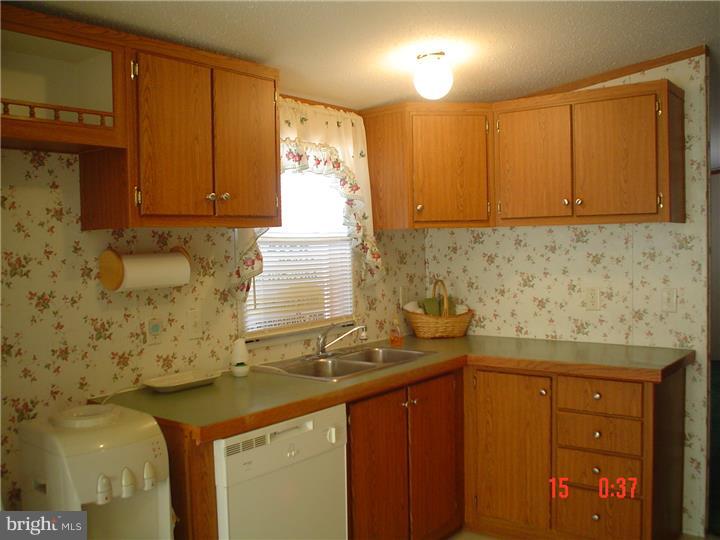 B6 New Bridge Road Salem, NJ 08079 - Photo 4 of 11 Kitchen