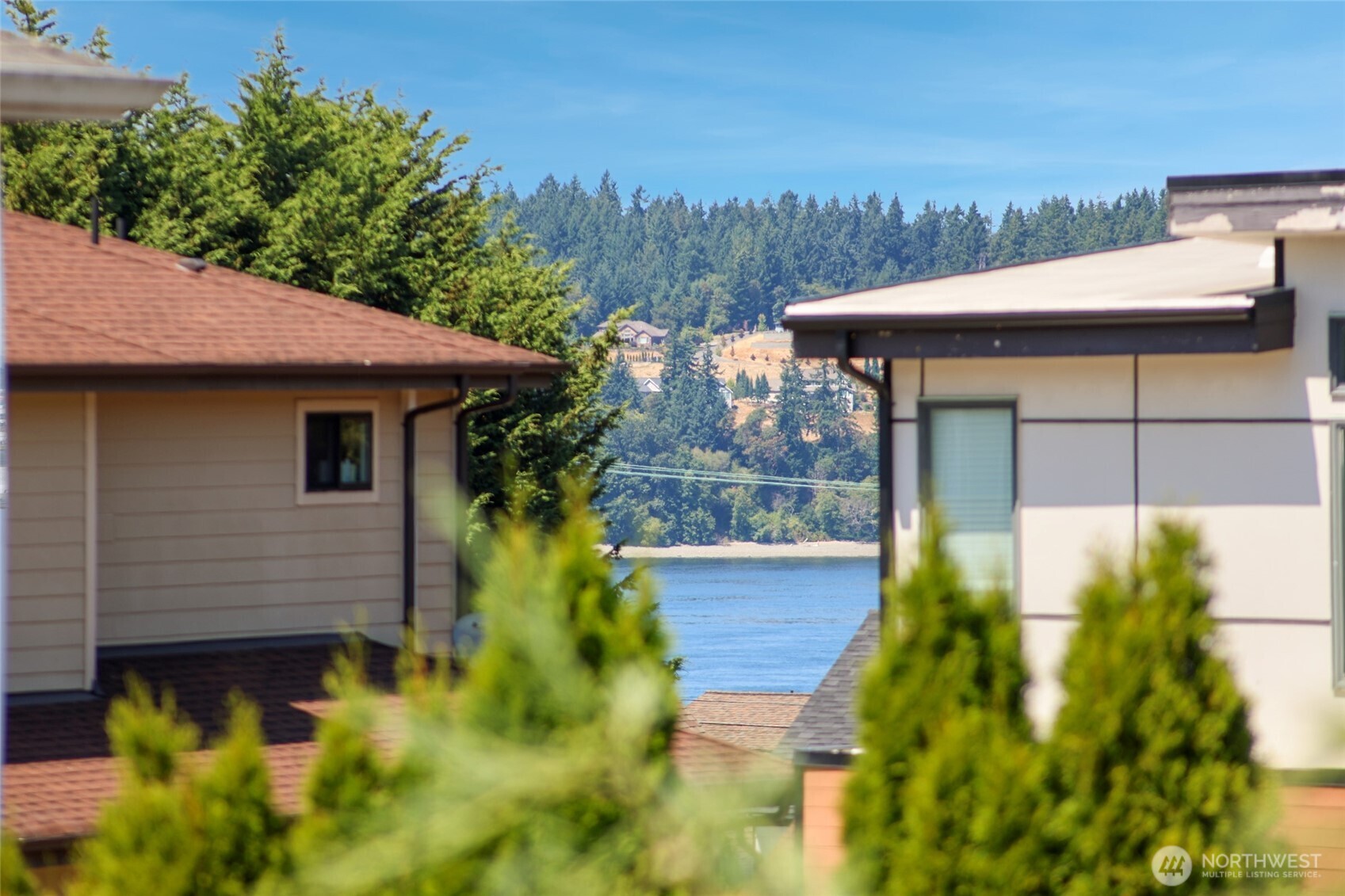 2010 Crystal Springs Road West Tacoma, WA 98466 - Photo 31 of 39 Gallery Image 31