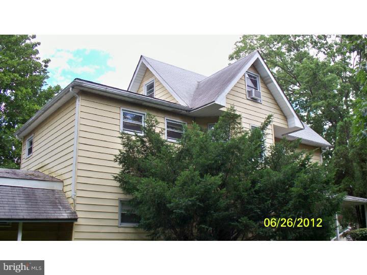 318 Rancocas Avenue Delanco, NJ 08075 - Photo 3 of 3 a black and white photo of a house