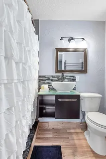 a view of entryway and hall