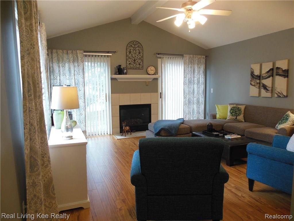16660 Country Ridge Lane Macomb, MI 48044 - Photo 5 of 25 16660 Country Ridge 1-26-17 003.JPG