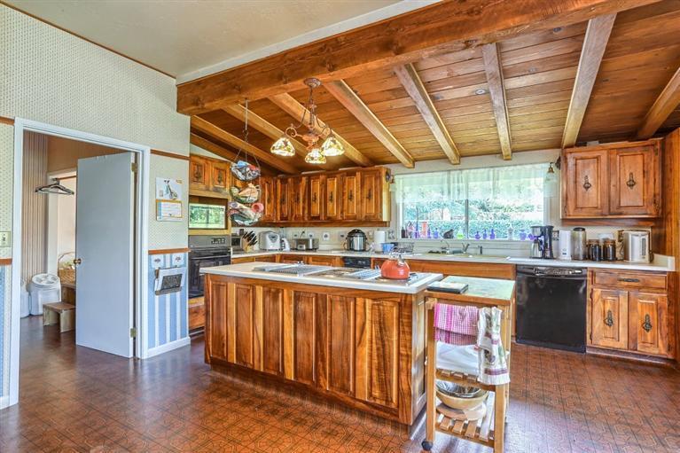 2748 Old Stage Road Central Point, OR 97502 - Photo 12 of 35 Additional Photo