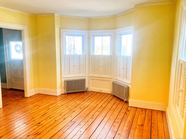 $3,400 | 111 Elm Street, Stonington, CT 06378