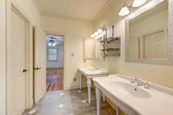 $5,300 | 122 Vieux Carre Drive, Houston, TX 77009