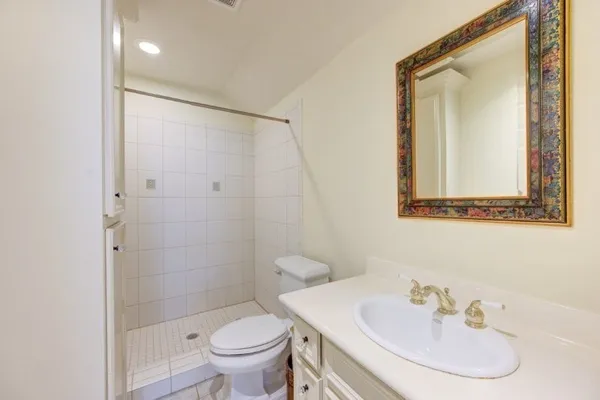 $5,300 | 122 Vieux Carre Drive, Houston, TX 77009