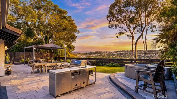 $1,899,000 | 802 Avenida Presidio, San Clemente, CA 92672