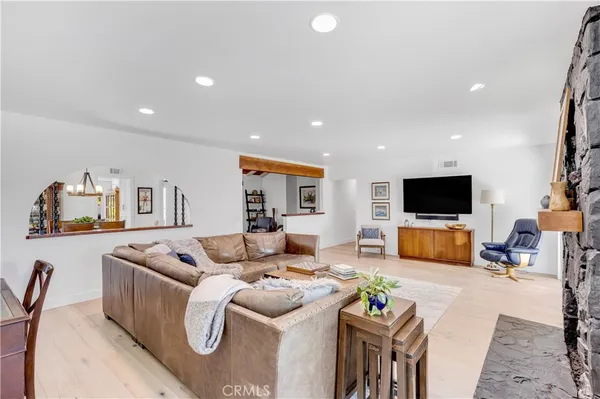$1,899,000 | 802 Avenida Presidio, San Clemente, CA 92672