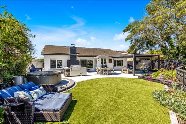 $1,899,000 | 802 Avenida Presidio, San Clemente, CA 92672