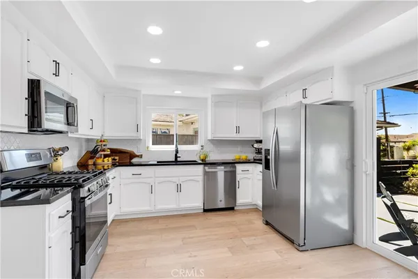 $1,899,000 | 802 Avenida Presidio, San Clemente, CA 92672