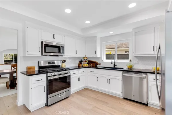 $1,899,000 | 802 Avenida Presidio, San Clemente, CA 92672