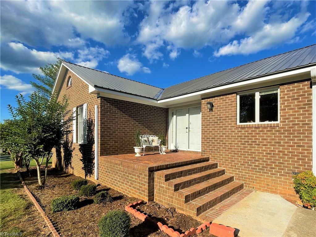 601 Williams Road Madison, NC 27025 - Photo 4 of 49 Gallery Image 4