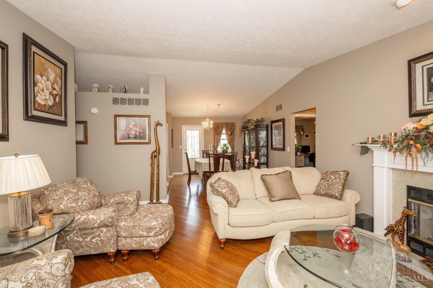 218 Deershadow Road Maineville, OH 45039 - Photo 4 of 39 Gallery Image 4