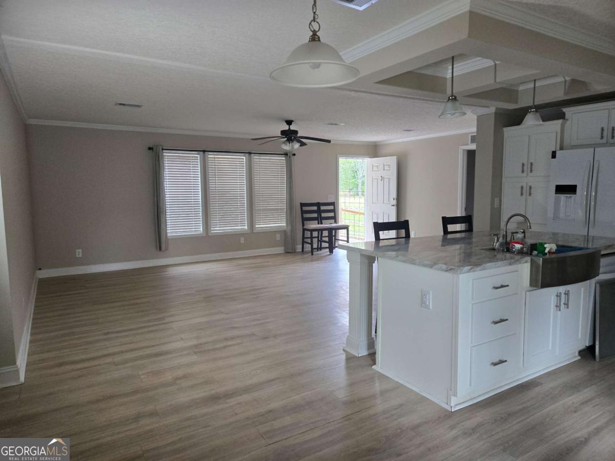 688 Linden Bluff Road Jesup, GA 31545 - Photo 4 of 28