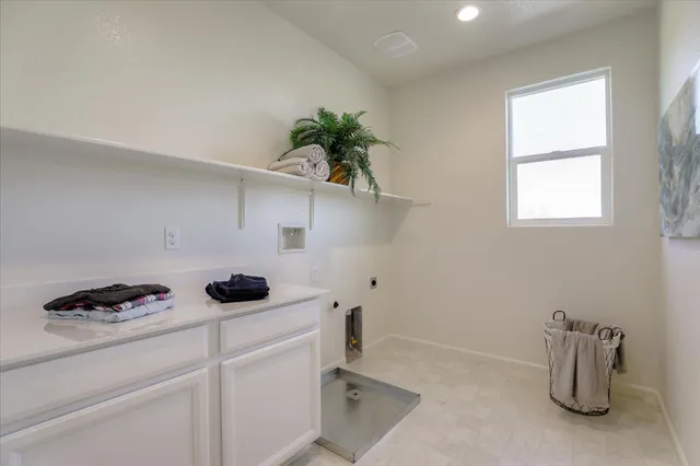 $484,000 | 21051 Pinot Noir Drive, Patterson, CA 95363