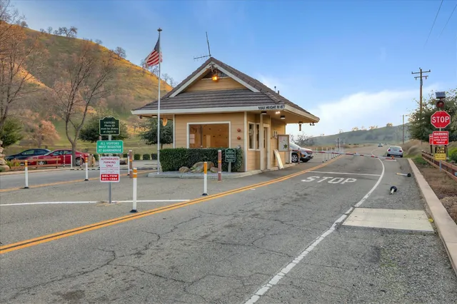 $484,000 | 21051 Pinot Noir Drive, Patterson, CA 95363