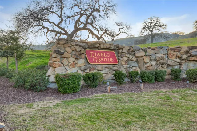 $484,000 | 21051 Pinot Noir Drive, Patterson, CA 95363