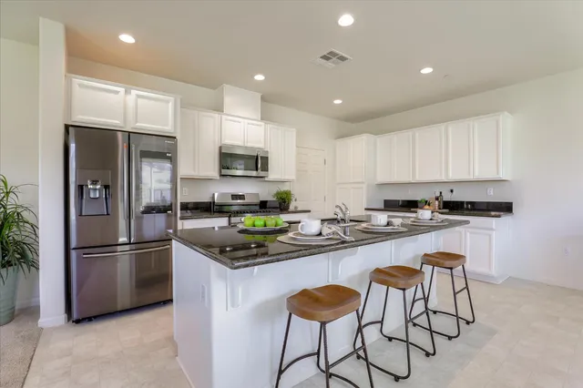 $484,000 | 21051 Pinot Noir Drive, Patterson, CA 95363