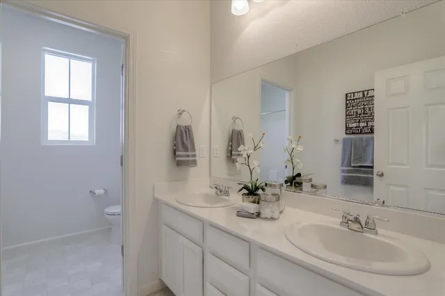 $484,000 | 21051 Pinot Noir Drive, Patterson, CA 95363