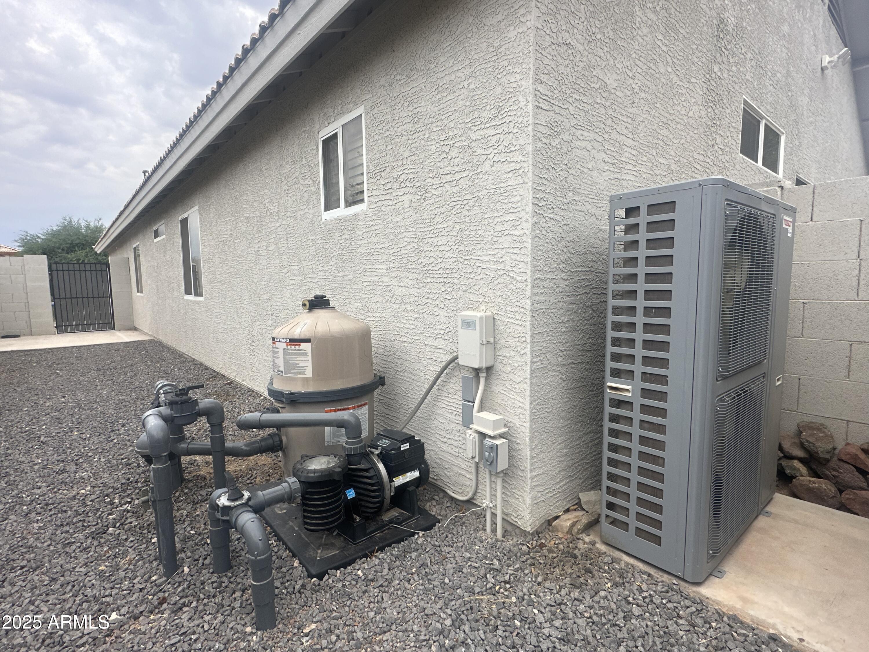 92 West Jasper Drive Gilbert, AZ 85233 - Photo 30 of 34 a bathroom with a sink and a mirror