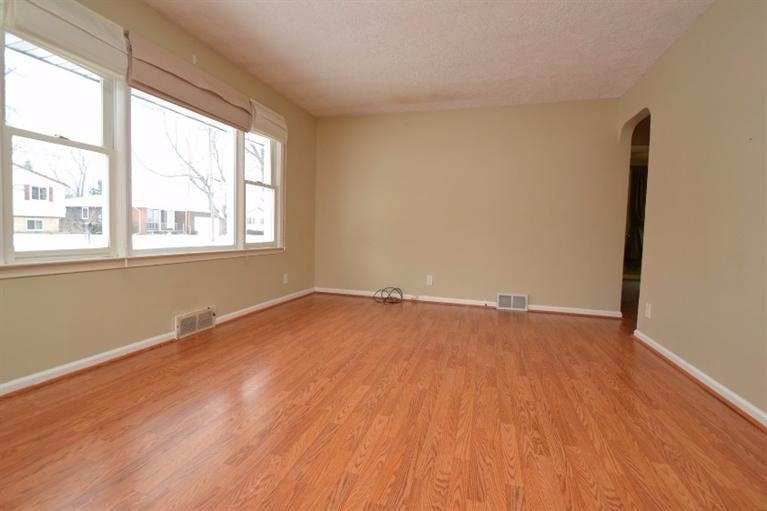 562 Brookside Road Ypsilanti, MI 48197 - Photo 3 of 10 Photo 3