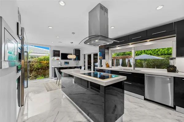 $4,490,000 | 1251 Kane Concourse, Bay Harbor Islands, FL 33154