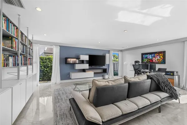 $4,490,000 | 1251 Kane Concourse, Bay Harbor Islands, FL 33154