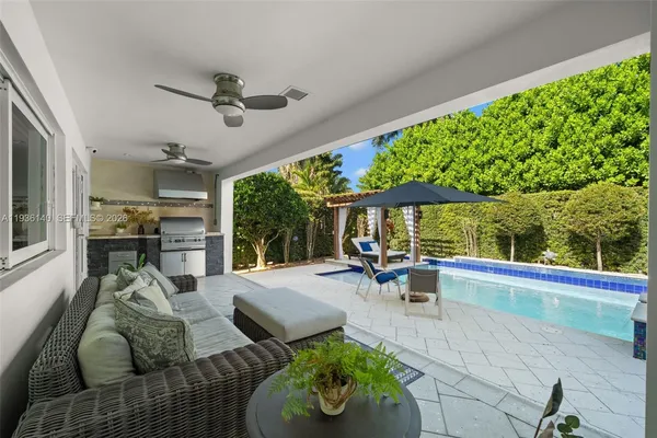 $4,490,000 | 1251 Kane Concourse, Bay Harbor Islands, FL 33154