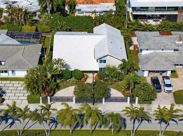 $4,490,000 | 1251 Kane Concourse, Bay Harbor Islands, FL 33154