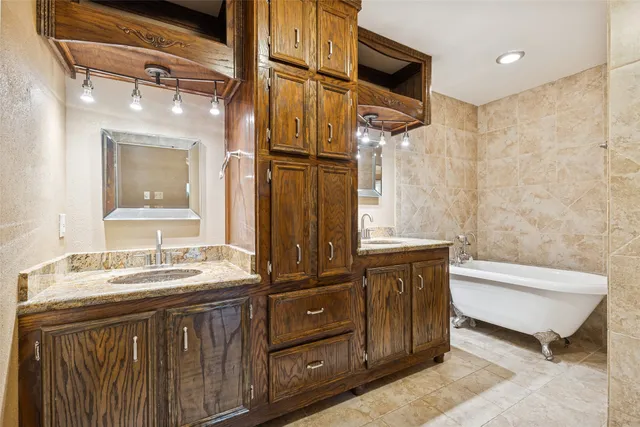 $340,000 | 7112 Pleasure Lake Drive, Willis, TX 77318