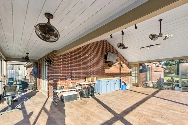 $340,000 | 7112 Pleasure Lake Drive, Willis, TX 77318