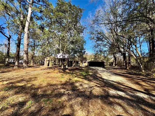 $1,500 | 76052 Crystal Drive, Covington, LA 70435