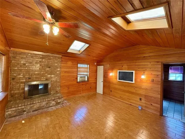 $1,500 | 76052 Crystal Drive, Covington, LA 70435