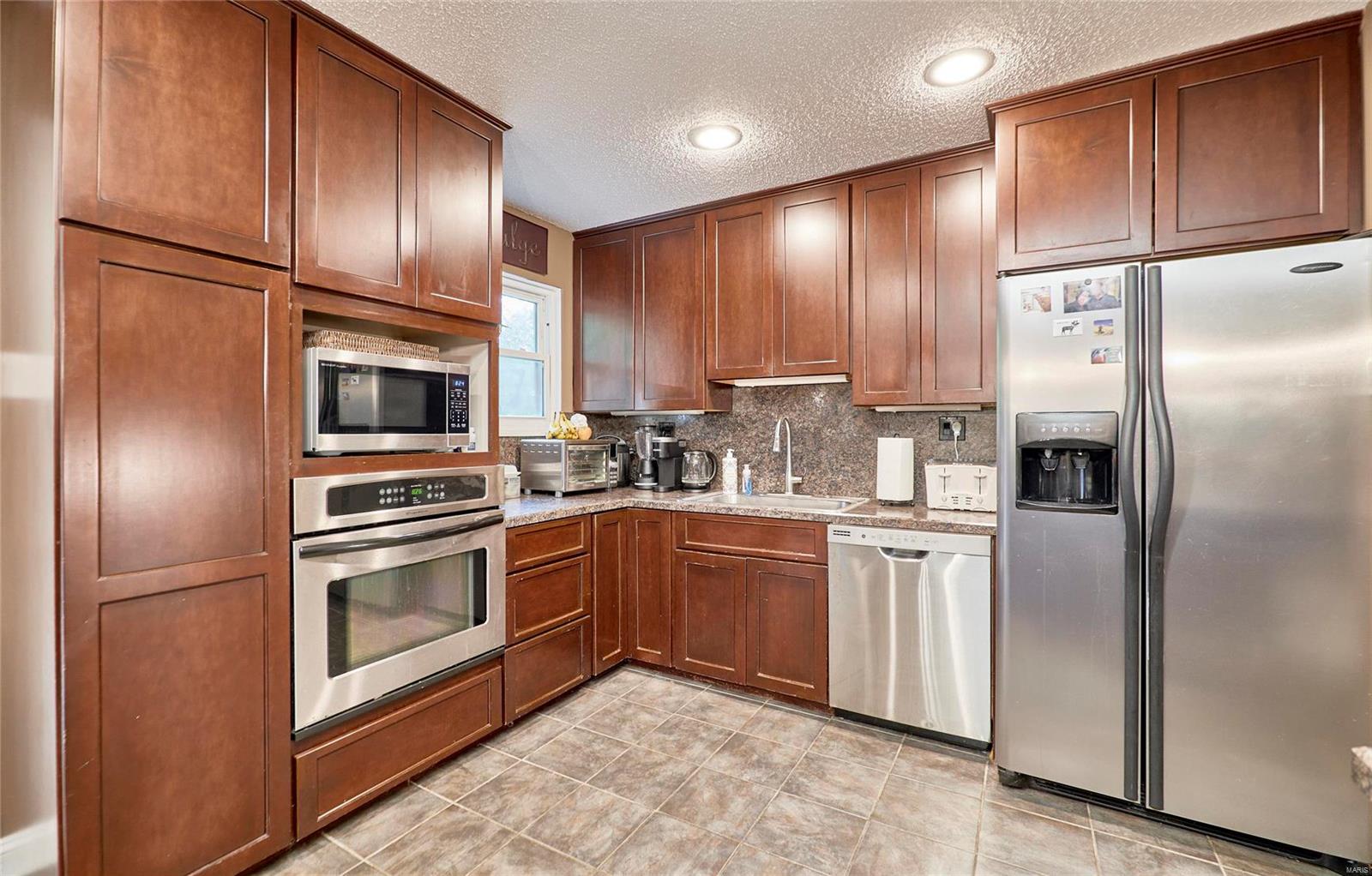 249 Treasure Cove Ballwin, MO 63021 - Photo 13 of 35