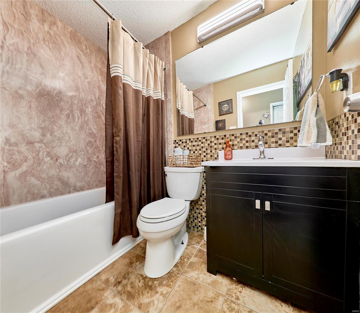 249 Treasure Cove Ballwin, MO 63021 - Photo 20 of 35