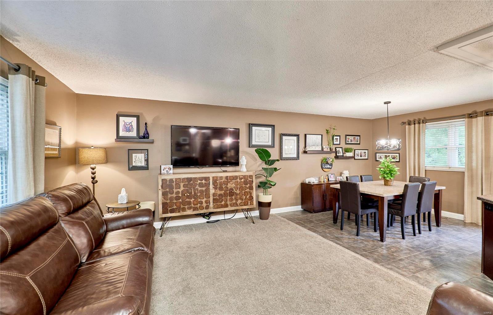 249 Treasure Cove Ballwin, MO 63021 - Photo 5 of 35