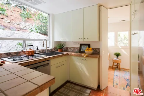 $1,095,000 | 6182 Glen Oak Street, Los Angeles, CA 90068