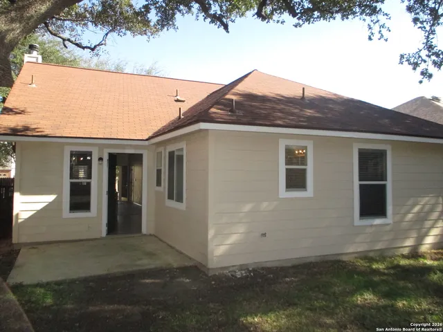 $1,950 | 20623 Gathering Oak, San Antonio, TX 78258