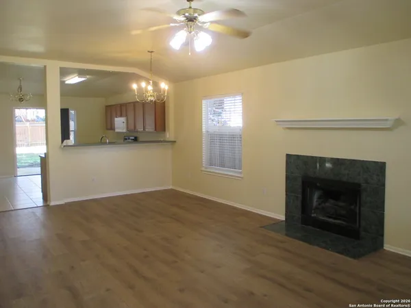 $1,900 | 20623 Gathering Oak, San Antonio, TX 78258