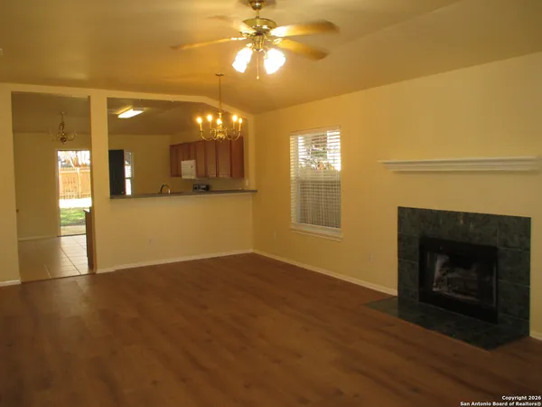 $1,900 | 20623 Gathering Oak, San Antonio, TX 78258