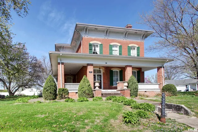 $280,000 | 401 South Corey Street, Griggsville, IL 62340