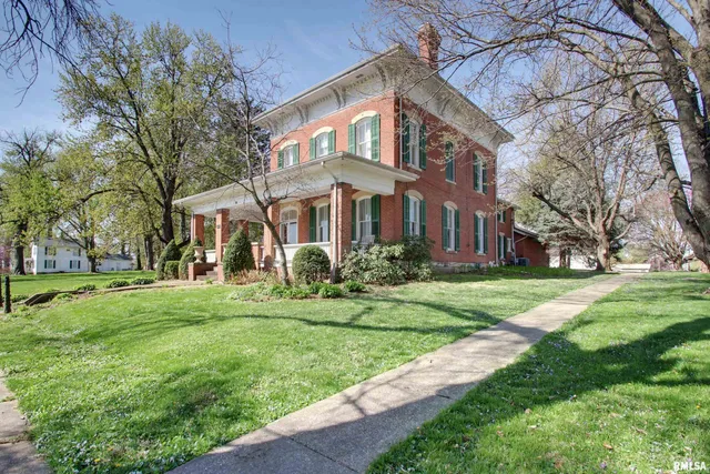 $280,000 | 401 South Corey Street, Griggsville, IL 62340