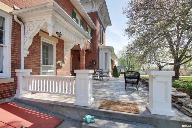 $280,000 | 401 South Corey Street, Griggsville, IL 62340