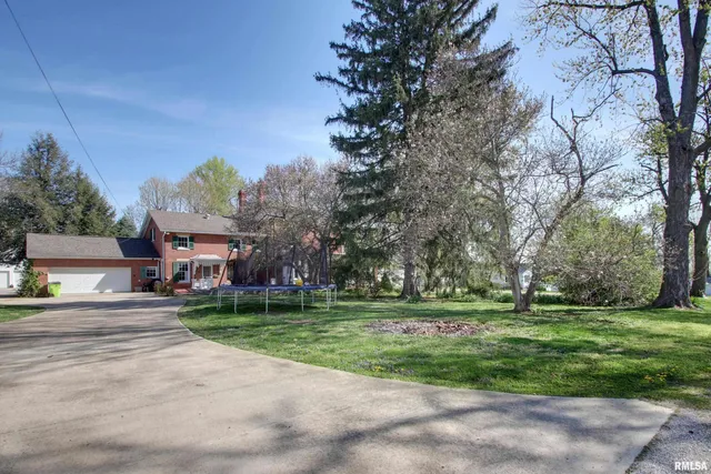 $280,000 | 401 South Corey Street, Griggsville, IL 62340