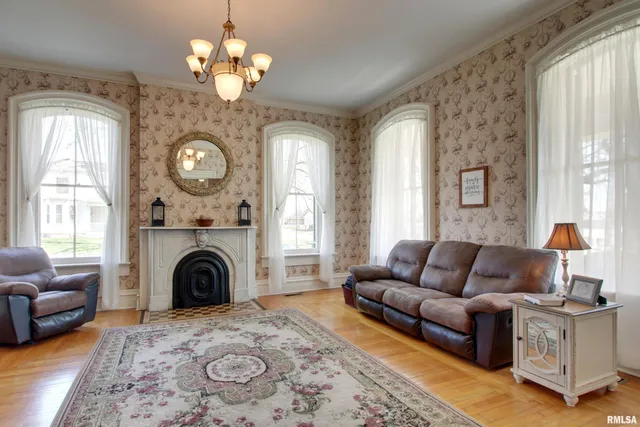 $280,000 | 401 South Corey Street, Griggsville, IL 62340