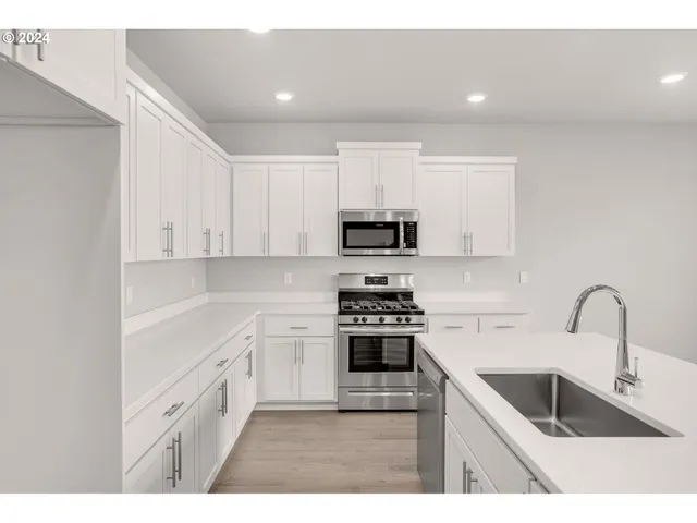 $499,900 | 1501 Southeast Logan Parkway, Albany, OR 97322